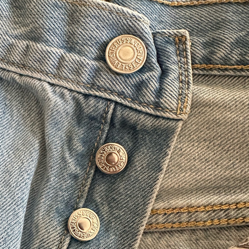 Levi’s shorts - Picture 4 of 7